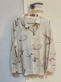 (Kategori: ) berada di . Dikirim oleh silver_prelovedthings (ID iklan 1380007447, Gambar 1). Deskripsi: .