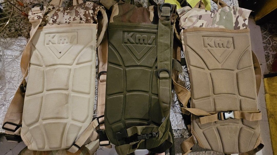 KMS Hydration Bag with 2.5L/3L Bladder Pouch With Extra Compartment (Category: Bicycles) located in Manila. Submitted by adrianigna53199 (Listing ID 1380070537, Image 3). Description: Extra Hidden Compartment at the Back Easy Relase Buckle Strap With 2.5/3L Liters Capacity Bladder Pocuh Backpacks Hiking Camping Outdoors Sports Extra Hidden Compartment at the Back Easy Release Buckle Strap With 2.5/3L Liters Capacity Bladder Pouch Backpacks Hiking