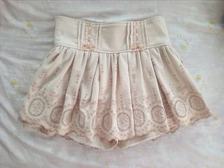 (Category: ) located in . Submitted by ciatrine (Listing ID 1379917224, Image 1). Description: .