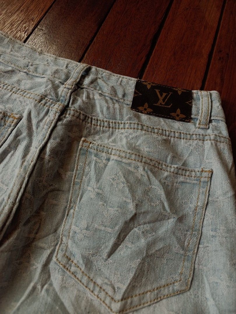 Louis Vuitton aop monogram denim washed pants (Category: Luxury Apparel) located in Lingayen. Submitted by answ3r (Listing ID 1380029888, Image 3). Description: Louis Vuitton aop monogram denim washed pants Waist: 28-30 Length: 40.5 Leg opening: 9 Condition: 9.5/10 excellent see photos for the issue.