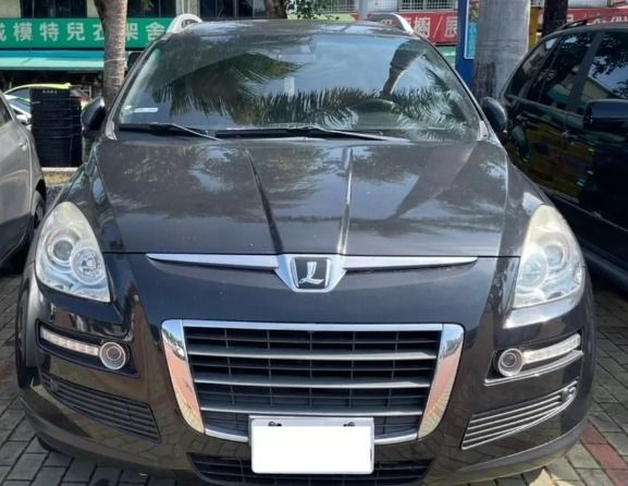 由 yan_xiu (刊登 ID 1379964413，圖片 3) 提交，位於 台中市 (Taichung) 的 Luxgen 7 SUV 2012款 黑色 全廠認證車 車商勿擾 (類別：汽車出售)，說明：🎶顏色：黑色 🎶排氣量：2.2L 🎶出廠：2012 🎶行駛里程：13萬公里 胎壓偵測 循跡系統 Keyless免匙系統 煞車輔助系統 防盜系統 安全氣囊 動態穩定系統 ABS防鎖死 👍最有公信力的認證 👍車況與認證表不符 , 退車並全額退費 👍車況及里程公開化 👍檢定報告 🧸因車價划算、車況認證，詢問人數多，請提前預約看車 🎀我也可為您尋車!告訴我您的需求與預算，讓我為您圓夢 ✅可分期 ✅可貸款✅車換車 🎀貸款配合/協助分期 ⚠️車商販售 非自售 請車行勿擾⚠️ 🉑全台北中南皆有服務據點 歡迎私訊預約賞車 🎊請提前私訊預約賞車 🎊請提前私訊預約賞車 🎊請提前私訊預約賞車 全廠認證車 車商勿擾 滿小姐:0️⃣9️⃣0️⃣5️⃣3️⃣6️⃣1️⃣0️⃣5️⃣5