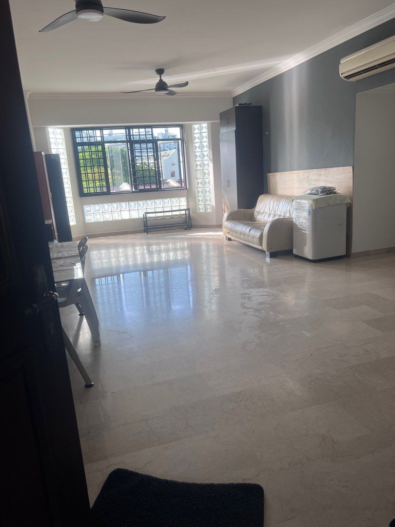 Men’s sharing room63227233373441111