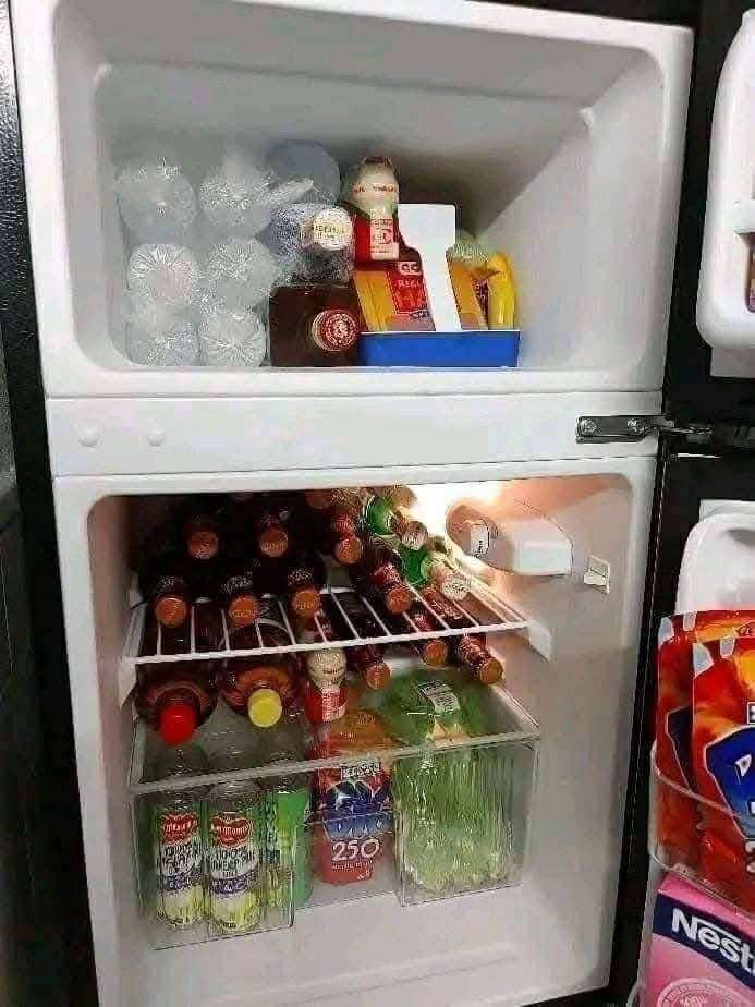 Es Mini ref (Category: Refrigerators and Freezers) located in Manila. Submitted by dolorchris69891 (Listing ID 1380021247, Image 3). Description: Kaisa Villa Mini Ref (2 doors) 5400 📍It's only 53watts so it's really economical in electricity. 📍Perfect for personal ref, also perfect for students. 📍It's easy to ice, it's just 2-3 hours and it's already iceing. DETAILS: 📍2 DOOR 📍48L Gross Capacity 📍16L Freezing Capacity 📍32L Refrigerator Capa