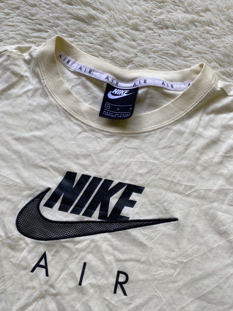 NIKE (Category: Tshirts & Polo Shirts ) located in Cebu City. Submitted by deethirdd (Listing ID 1380031680, Image 3). Description: NIKE AIR ▫️AUTHENTIC❗️ ▫️CONDITION:New ▫️COLOR RATE:9.8/10 ▫️SIZE:M-L ▫️DIMES:20-21x26.5 ▫️ISSUE:❌ ▫️PRICE+SF❕ ▫️LOCATION: CEBU ▫️COURIER 🚚:J&T EXPRESS.