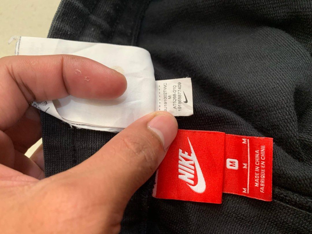 NIKE ALUMNI (Category: Shorts) located in Daraga. Submitted by sudeee (Listing ID 1380083916, Image 2). Description: NIKE ALUMNI Dimes: 28-32Width 19Length 11Leg Open Issue: None Color Rate: 9.5/10.