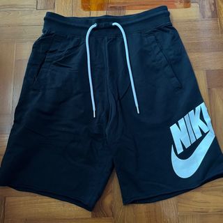 (Category: ) located in . Submitted by thriftsells (Listing ID 1379984305, Image 1). Description: .