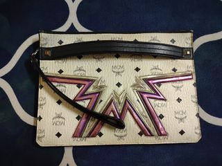 (Category: ) located in . Submitted by mk_thrift (Listing ID 1380054446, Image 1). Description: .