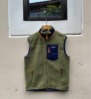 (Category: ) located in . Submitted by closet.capsule (Listing ID 1379916875, Image 1). Description: .