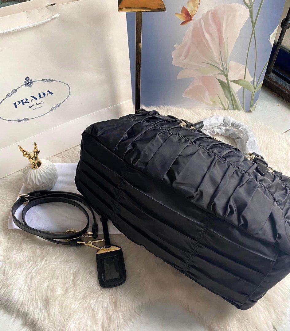 Prada Tessuto Gauffre (Category: Luxury Bags & Wallets) located in Manila. Submitted by trendyfindscitrine (Listing ID 1379925272, Image 3). Description: Actual photo .