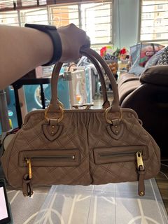 (Category: ) located in . Submitted by thrifted.love_fire (Listing ID 1379962765, Image 1). Description: .