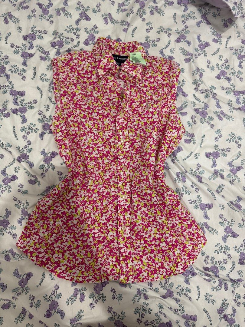 Ralph Lauren Sleeveless Golf Polo (Category: Blouses) located in Pasay City. Submitted by cy12_ (Listing ID 1380058361, Image 3). Description: Ralph Lauren Sleeveless Golf Polo 🌸 - super cute in person! - like brand new! - best for small-medium-sized girlies - super steal price.