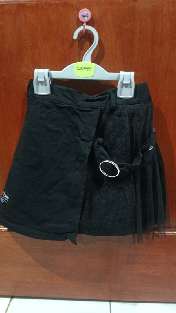Rok celana jeans hitam anak tutu (Kategori: 8 hingga 12 tahun) berada di Jakarta Selatan. Dikirim oleh tokobubua94703 (ID iklan 1380094094, Gambar 1). Deskripsi: lingkar pinggang 60 sampai dengan 76 panjang rok 37 ada tali pengatur pinggang tidak ada minus.