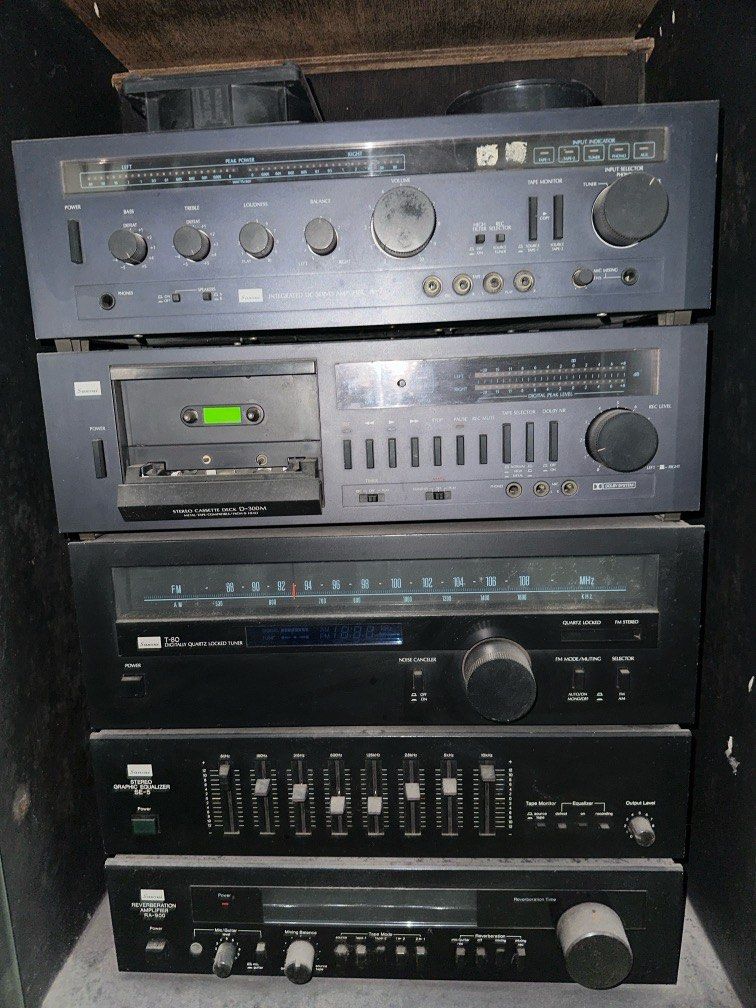 Vintage Sansui Component (Category: Soundbars, Speakers & Amplifiers) located in Pasay City. Submitted by jhoops3 (Listing ID 1380035959, Image 1). Description: 1st owner No issues. Well used Comes with Rare Vintage 1970’s Sansui SP-X6900 Speakers w/ Original Japanese lattice work “kabuki” style grills.