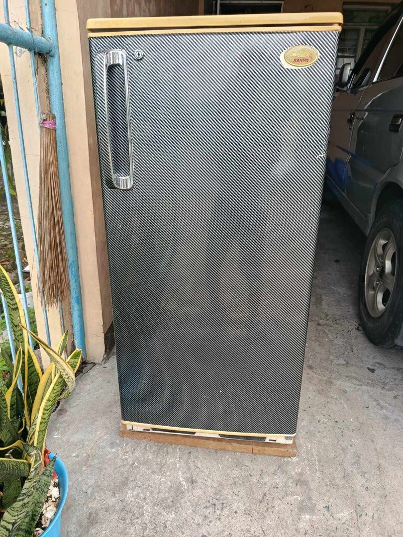 Sanyoo REF (Category: Refrigerators and Freezers) located in Manila. Submitted by jc_jade (Listing ID 1380021550, Image 1). Description: SANYO REF 3500 OPEN MEET UP.