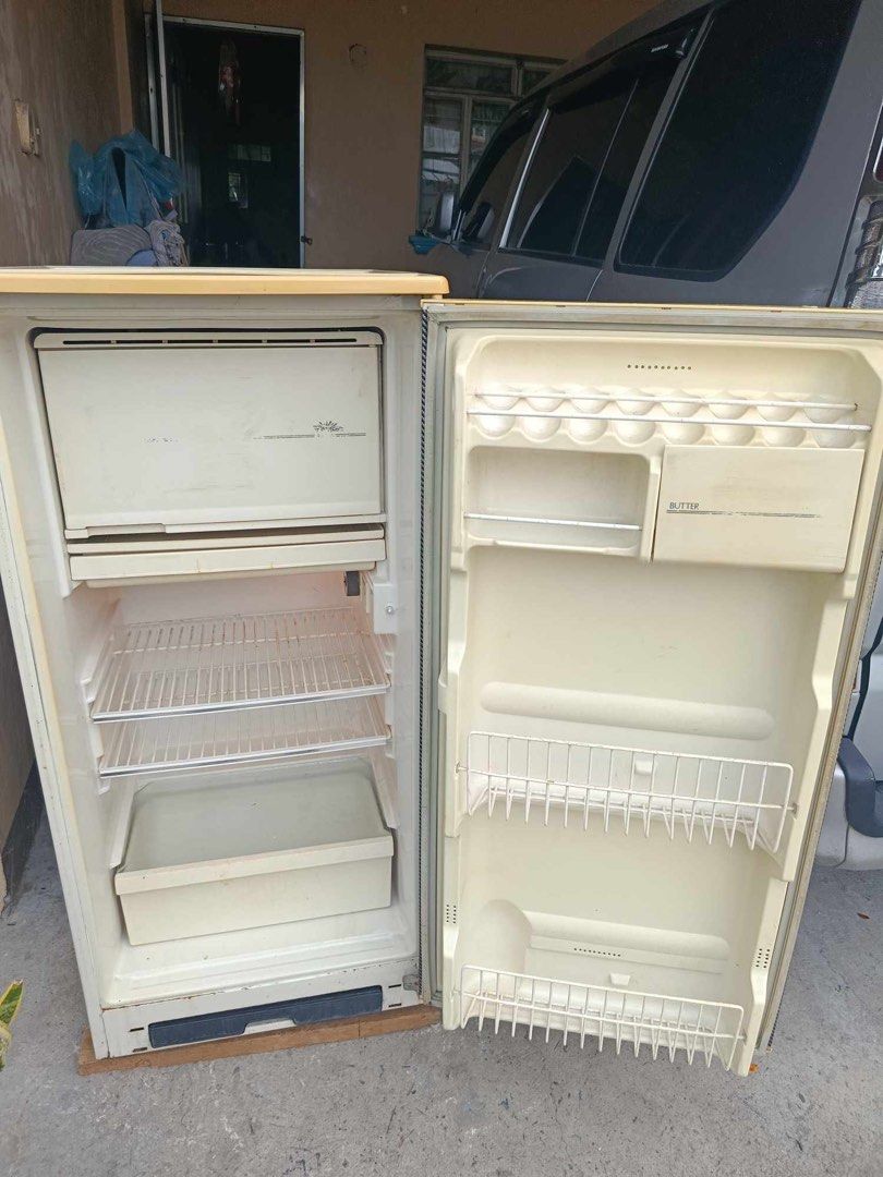 Sanyoo REF (Category: Refrigerators and Freezers) located in Manila. Submitted by jc_jade (Listing ID 1380021550, Image 2). Description: SANYO REF 3500 OPEN MEET UP.