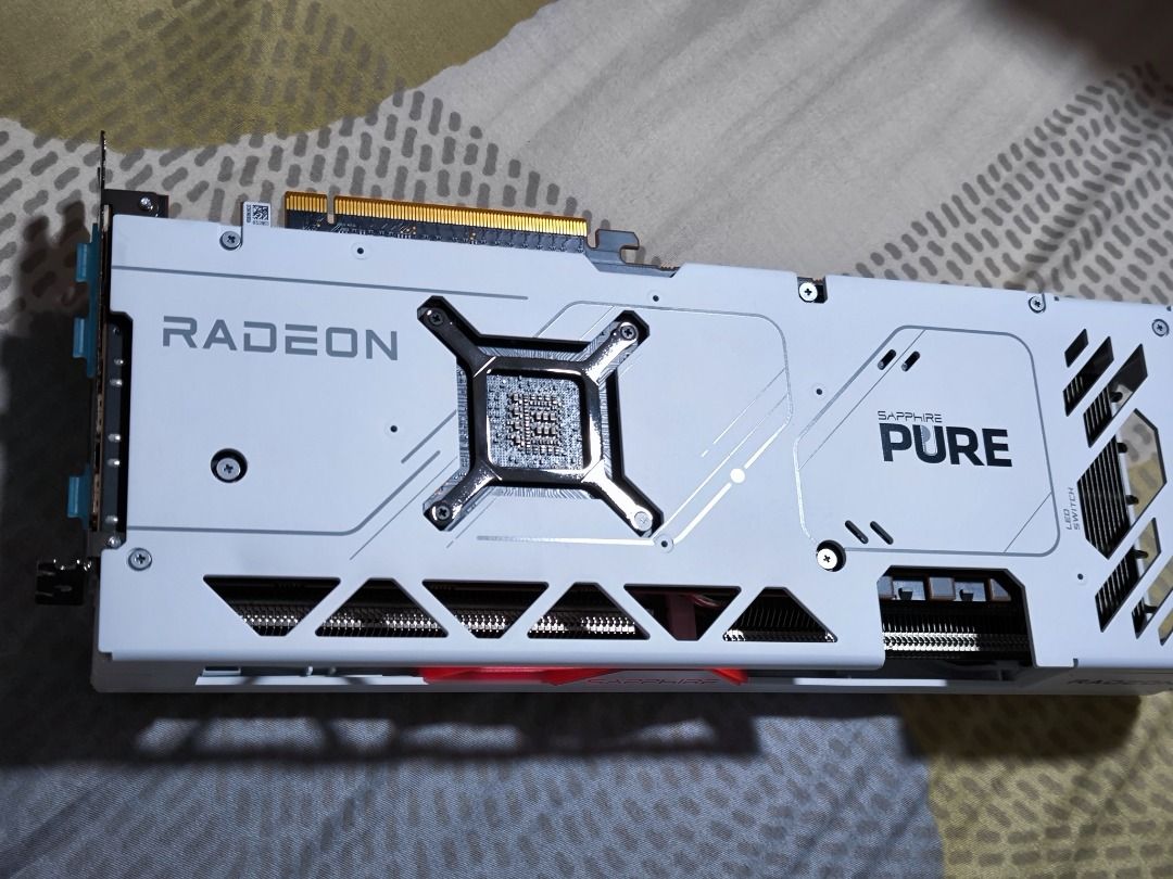 Sapphire PURE AMD RX7800 XT 16GB63073564508802113