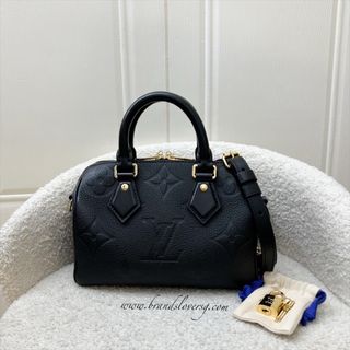 (Category: ) located in . Submitted by brands_lover (Listing ID 1379984162, Image 1). Description: .