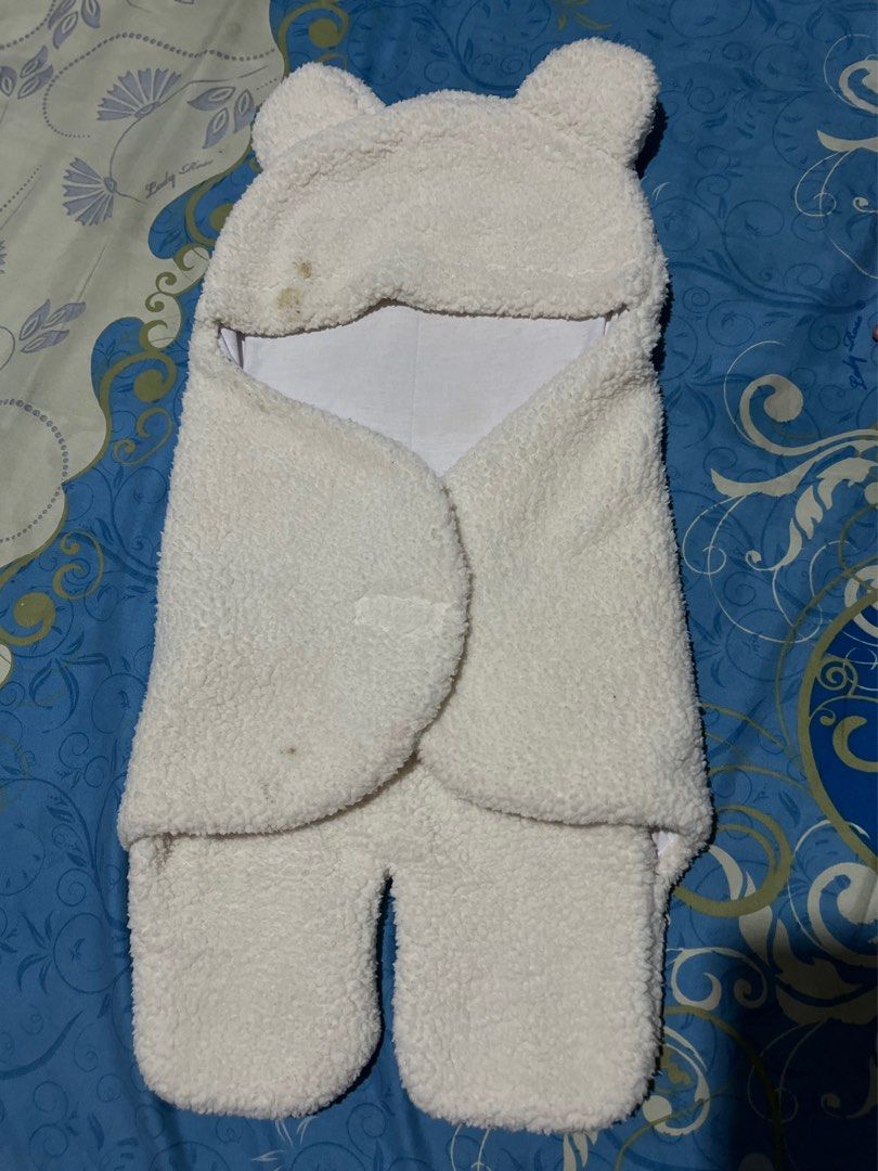 Selimut baby / bedong baby / baju baby (Kategori: Baju Bayi) berada di Sumedang. Dikirim oleh mamibianarcel (ID iklan 1380068442, Gambar 2). Deskripsi: Hanya butuh mandi, noda bisa hilang .