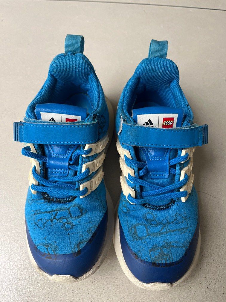 Sepatu anak (Kategori: 4 hingga 7 tahun) berada di Jakarta Selatan. Dikirim oleh punyanyanura (ID iklan 1379926908, Gambar 1). Deskripsi: Adidas Racer TR x Lego . Size 16,5cm.
