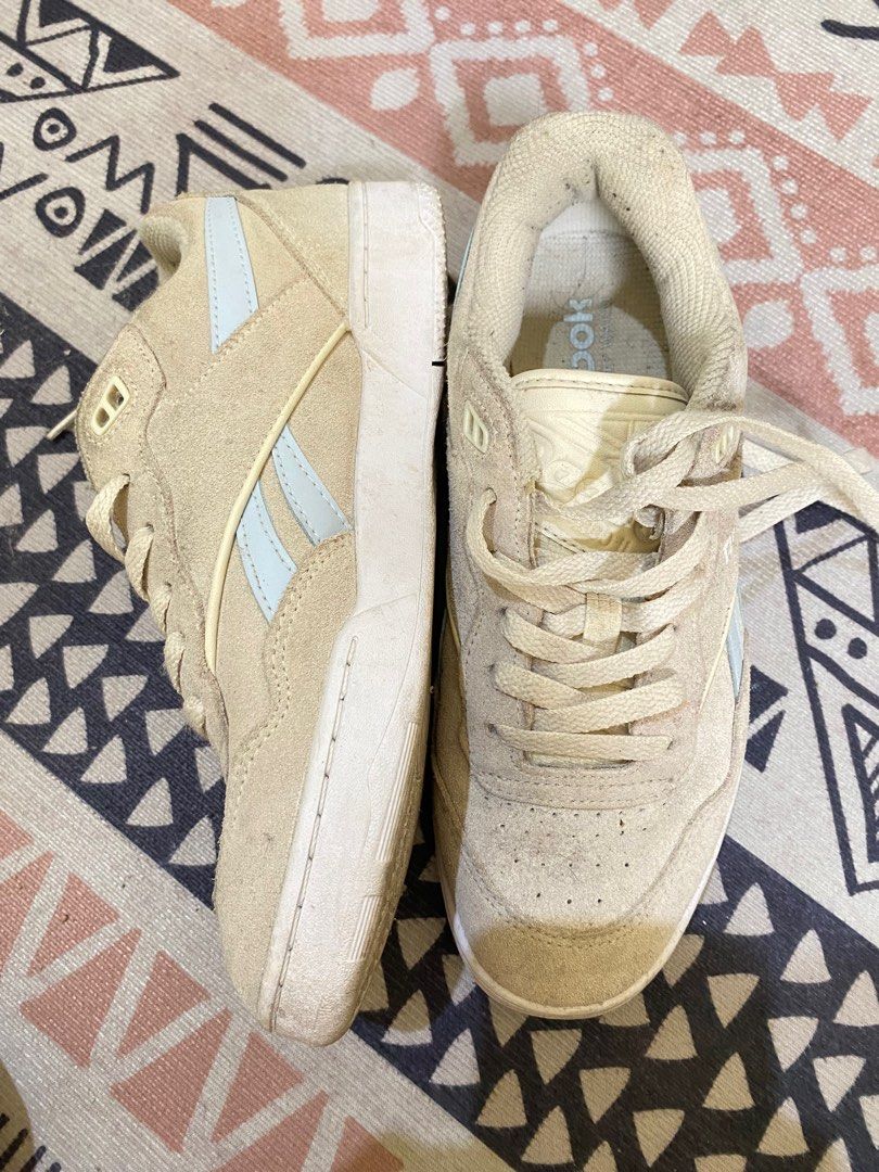 Sepatu reebok, Barang Mewah, Aksesoris di Carousell