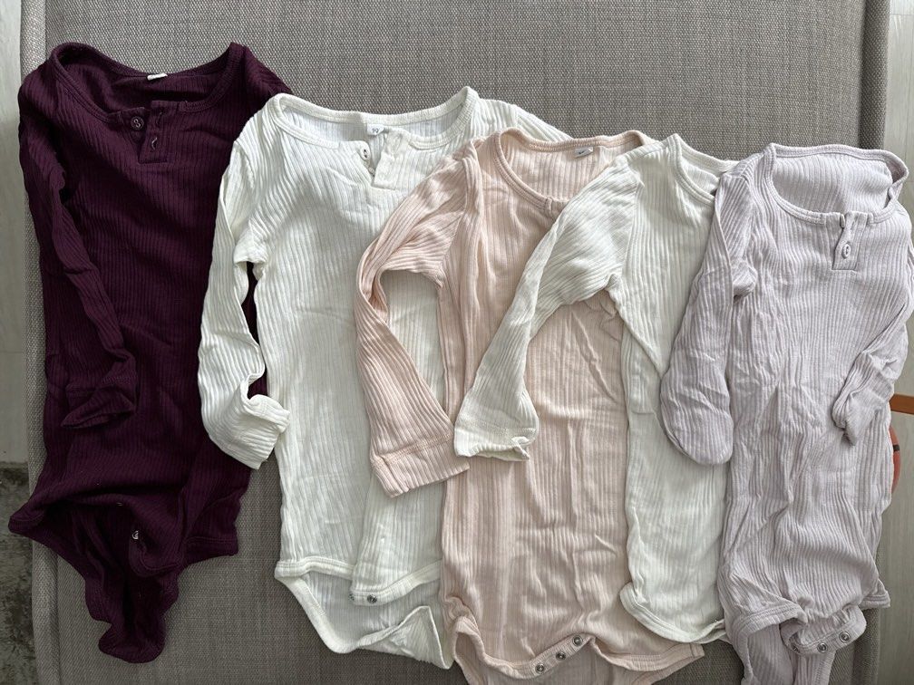 Set of long sleeve romper / onesie (size 80-100) (Category: Babies & Kids Fashion) located in Singapore. Submitted by natadecoco (Listing ID 1379960065, Image 1). Description: Letting go of all for $12.