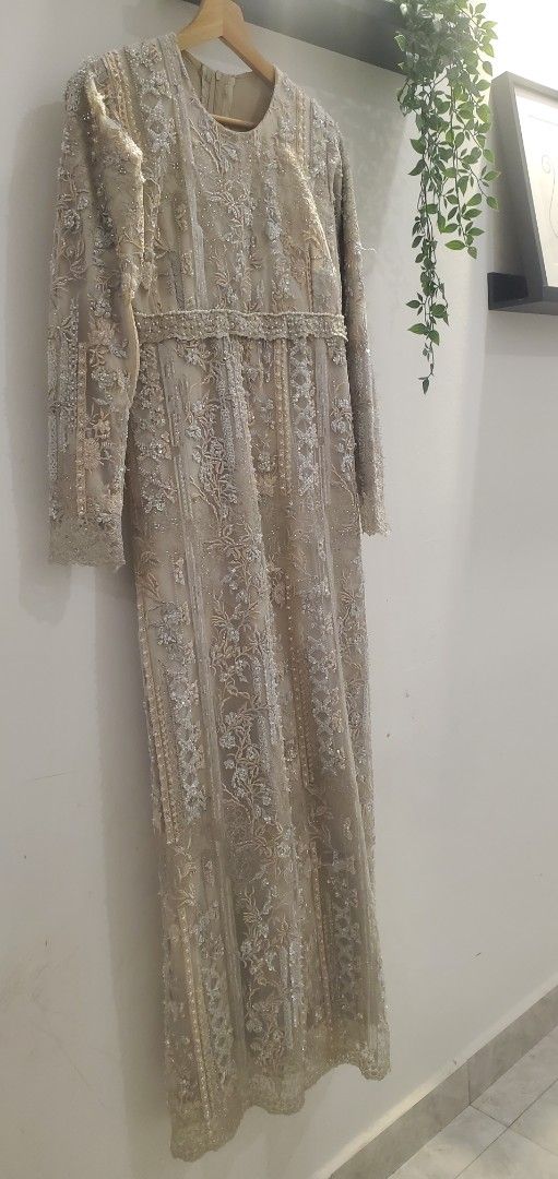 Sewa Baju Sanding/Nikah Lelaki & Perempuan (Category: Announcements) located in Kuala Langat. Submitted by marahainimarhalim (Listing ID 1379986628, Image 1). Description: Warna nude beige Deposit Rm100(dipulangkan semula jika tiada kerosakan) Tolong basuh guna tgn slps pakai.