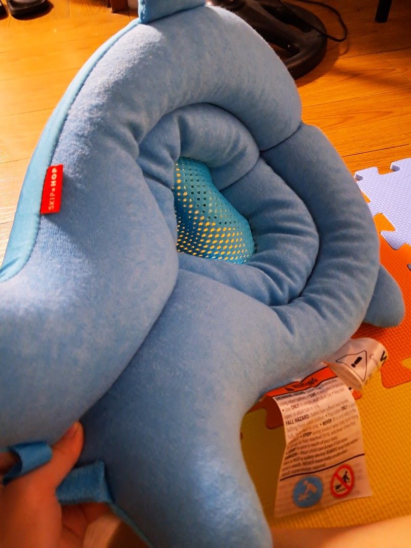 Newborn Skip Hop Moby SoftSpot Sink Bather™ (Category: Bathtub & Bath Accessories) located in Caloocan City. Submitted by cathmzamor04960 (Listing ID 1380006403, Image 1). Description: Brand new but no box included. Retails for 1895. See item here: https://mothercare.ph/products/skip-hop-moby-softspot-sink-bather-2.