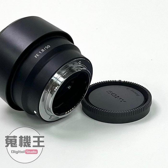 由 winson999888 (刊登 ID 1379993531，圖片 2) 提交，位於 台北市 (Taipei) 的 【蒐機王】Sony FE 50mm f1.8 SEL50F18F【可用舊3C折抵購買】D4511-3 (類別：鏡頭及裝備)，說明：【商品貨號】D4511 【名稱】Sony FE 50mm f1.8 SEL50F18F 【顏色】黑色 【品相描述】外觀良好 【新舊程度】中古品 / 90%新 【保固狀態】店家責任保固七天 【配件說明】前後鏡頭蓋、遮光罩、保護鏡、無盒裝 【NCC認證碼】N/A 【BSMI商檢字號】N/A 【賣場管理代碼】03 -------------------------------------- 【商品狀態分級說明】 ● 100%新 = 全新未拆封新品 ● 95%新 = 機況如新品一般 ● 90%新 = 僅些許使用小痕跡 ● 85%新 = 外觀有較明顯痕跡 ● 80%新 = 外觀較重的使用痕跡 ● 70%新 = 商品瑕疵或功能異常 -----------