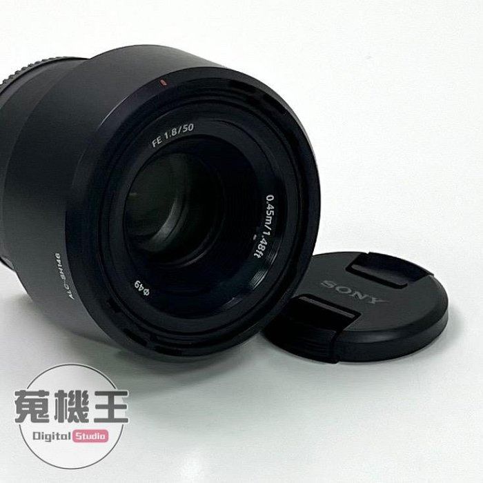 由 winson999888 (刊登 ID 1379993531，圖片 3) 提交，位於 台北市 (Taipei) 的 【蒐機王】Sony FE 50mm f1.8 SEL50F18F【可用舊3C折抵購買】D4511-3 (類別：鏡頭及裝備)，說明：【商品貨號】D4511 【名稱】Sony FE 50mm f1.8 SEL50F18F 【顏色】黑色 【品相描述】外觀良好 【新舊程度】中古品 / 90%新 【保固狀態】店家責任保固七天 【配件說明】前後鏡頭蓋、遮光罩、保護鏡、無盒裝 【NCC認證碼】N/A 【BSMI商檢字號】N/A 【賣場管理代碼】03 -------------------------------------- 【商品狀態分級說明】 ● 100%新 = 全新未拆封新品 ● 95%新 = 機況如新品一般 ● 90%新 = 僅些許使用小痕跡 ● 85%新 = 外觀有較明顯痕跡 ● 80%新 = 外觀較重的使用痕跡 ● 70%新 = 商品瑕疵或功能異常 -----------