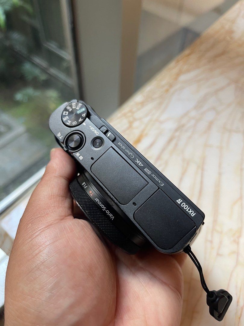 Sony RX100 mk4 (Category: Cameras) located in Taguig. Submitted by lenstrademanila (Listing ID 1379908712, Image 2). Description: We sell other cameras such as fuji, canon, sony, Leica cameras at FB: Lenstrademanila Comes with Battery Charging cable Strap No issues at all, comes with two weeks personal warranty Makati, BGC meet up LBC COD.
