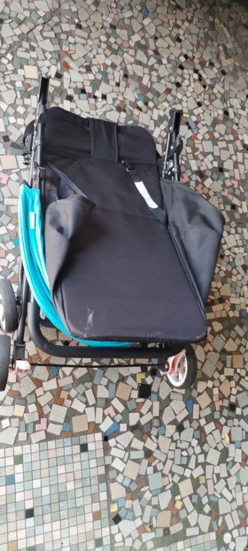 Stroller (Category: Strollers) located in Kuala Lumpur. Submitted by tancy2017 (Listing ID 1379926963, Image 3). Description: Dunno what brand. Condition still good for evening short walk. Very light weight and comfortable..