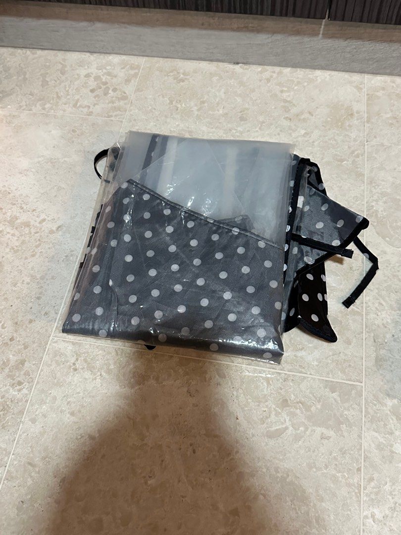 Stroller Rain Cover (Category: Other Babies Going Out Needs) located in Singapore. Submitted by buwawa (Listing ID 1380092413, Image 1). Description: Used – in good condition (around 80% new). Keep your baby dry on rainy days with this reliable stroller rain cover. • Universal fit for most standard strollers • Easy to attach and remove • Folds neatly for convenient storage • No tears or major signs of damage Perfect for parents who go out frequen