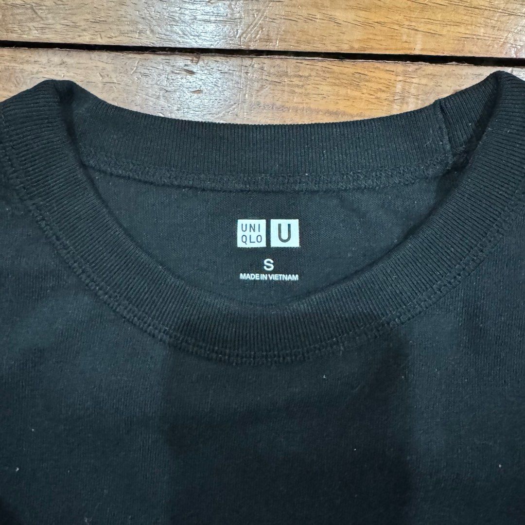 UNIQLO U T-Shirt (Black) (Category: Tshirts & Polo Shirts ) located in Manila. Submitted by bennythrift (Listing ID 1380038681, Image 3). Description: UNIQLO U Black T-Shirt - Authentic - Worn less than 5 times - No blemishes, but has been tailored to reduce length Size: Small Shoulder: 17.5 inch / 44.5 cm Sleeve: 8 inch / 20.3 cm Chest: 20 inch / 50.8 cm Length: 23.6 inch / 60 cm Hem: 19 inch / 28.3 cm .