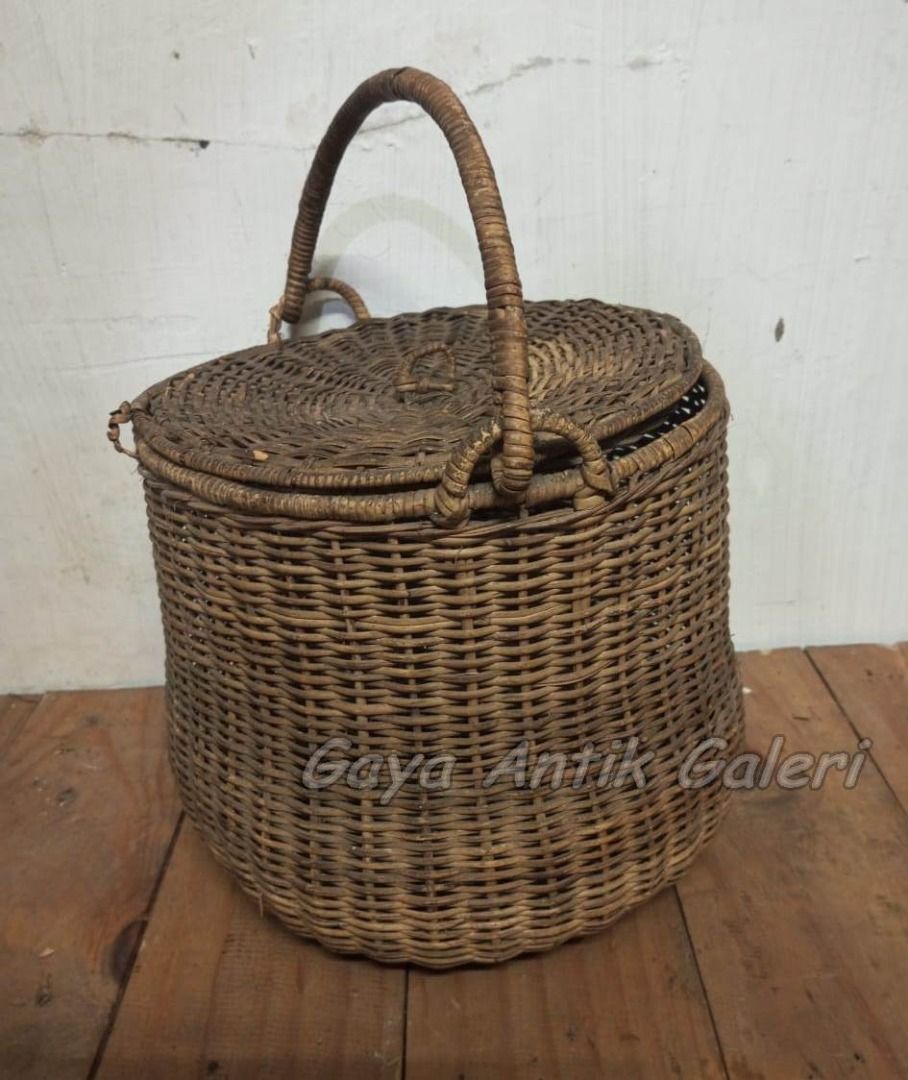 Vintage Rattan Picnic Box / Keranjang Rotan, Antik, Lainnya di Carousell