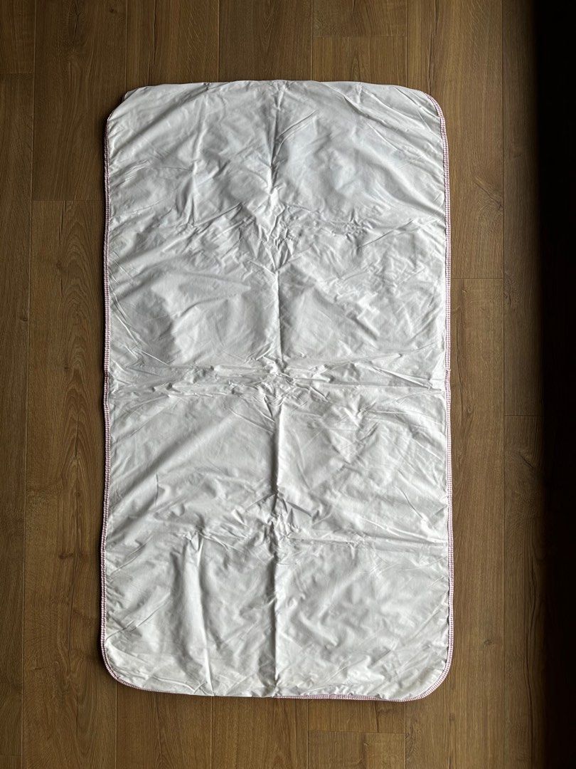 WATERPROOF BED COVER BIRDS (Category: Changing Mats & Accessories) located in Cagayan de Oro. Submitted by destashingmama (Listing ID 1380007651, Image 3). Description: Size: 122x69cm.
