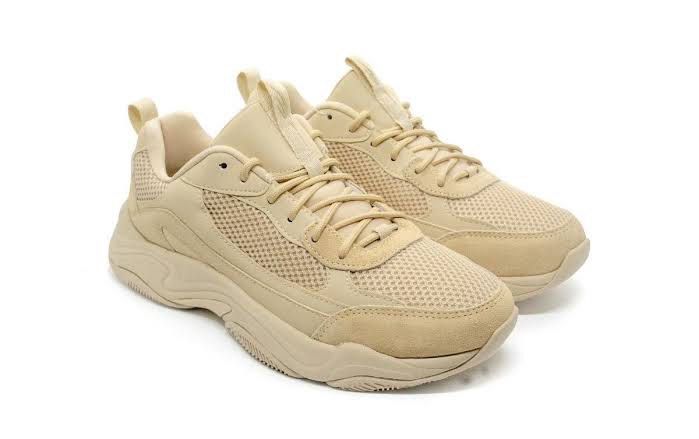 World Balance Invictus Monochrome Beige (Category: Sneakers) located in Mandaue City. Submitted by themakkk (Listing ID 1380026262, Image 2). Description: World Balance Invictus Monochrome Beige. Excellent Condition. US 10 (fits 9-9.5 US) Location: Pagsabungan, Mandaue City, Cebu No box..