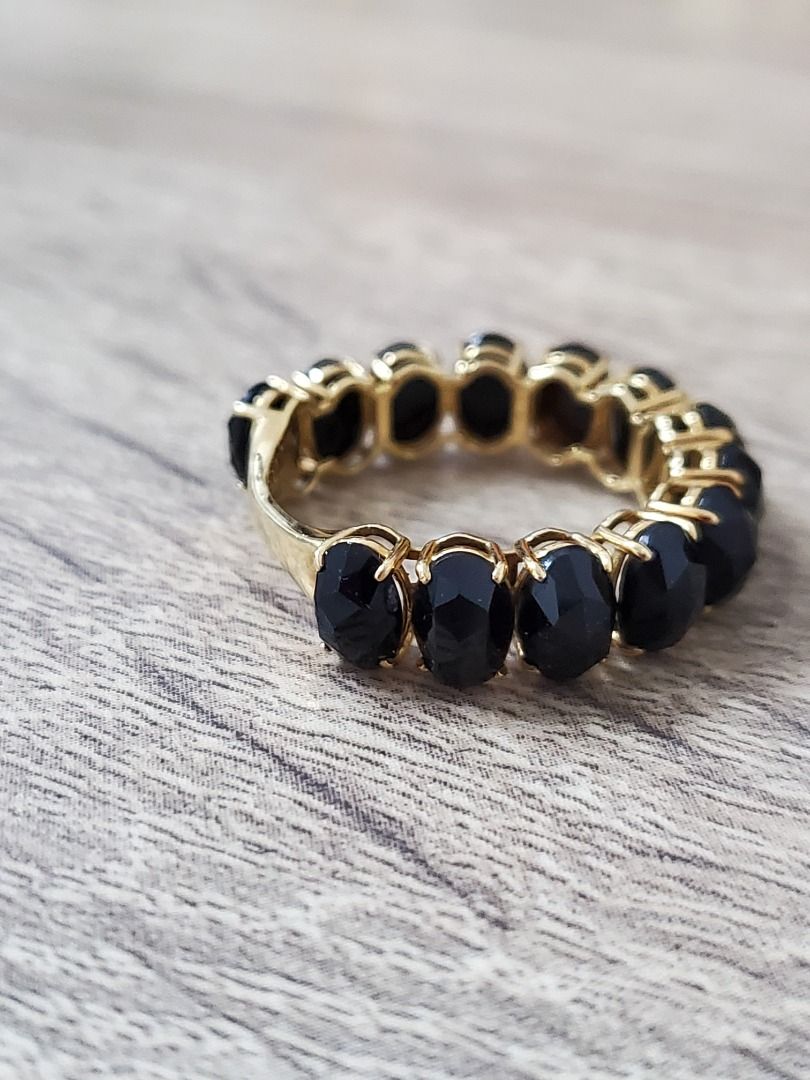 18k Gold Ring with Onyx Gemstones (Category: Rings) located in Cavite. Submitted by taschia (Listing ID 1380286582, Image 3). Description: 18k Gold Ring. With Black Onyx gemstones. New. Pick up.