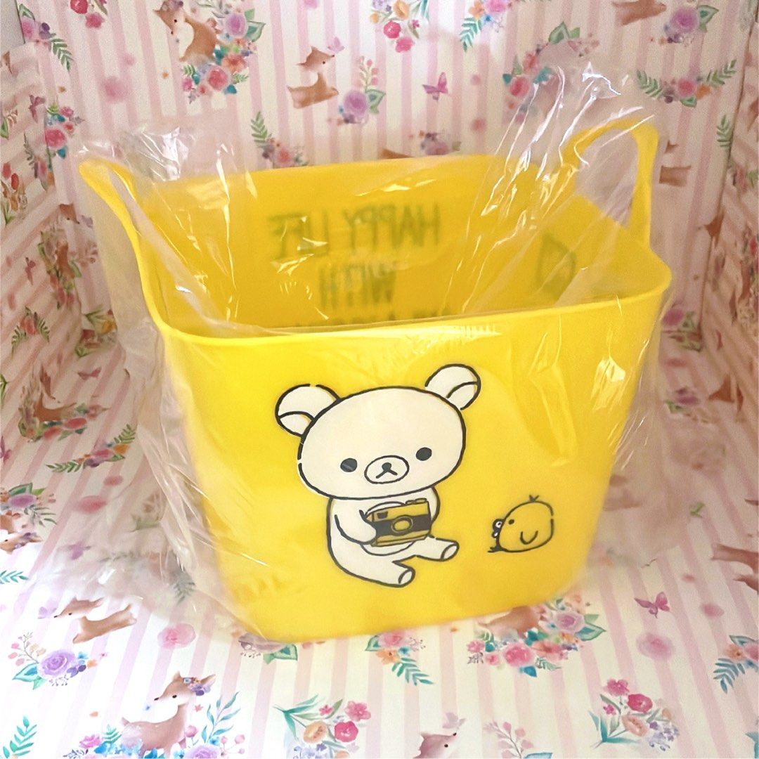 由 meowmeowmai (刊登 ID 1380263347，圖片 2) 提交，位於 新北市 (New Taipei) 的 全新懶懶熊居家實用方形收納籃 (類別：居家改善及收納用品)，說明：尺寸約: 上開口長19cmx寬19.5cm(底部16.5x16.5cm 上寬下窄) 高18.5CM高(含提把) 沒有很大~ 但也不是太小~確認尺寸再下單喔~ 。