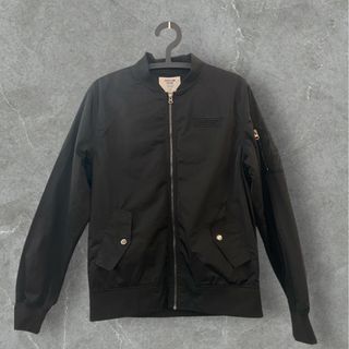 由 krisxuan_shop (刊登 ID 1380253580，圖片 1) 提交，位於 的 (類別：)，說明：。