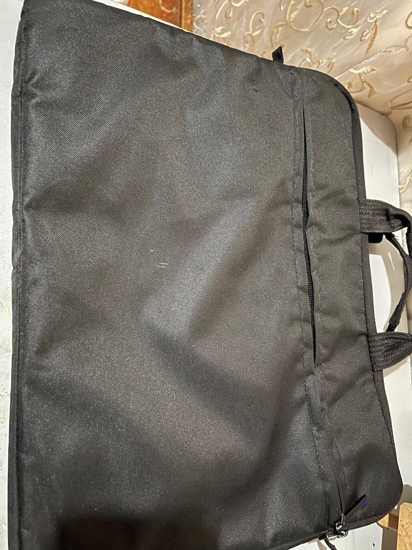 🛒 Hand Carry Laptop Bag Black (Category: Laptop Bags & Sleeves) located in Santa Rosa. Submitted by addielainee (Listing ID 1380202201, Image 1). Description: rfs: will change into laptop backpack.