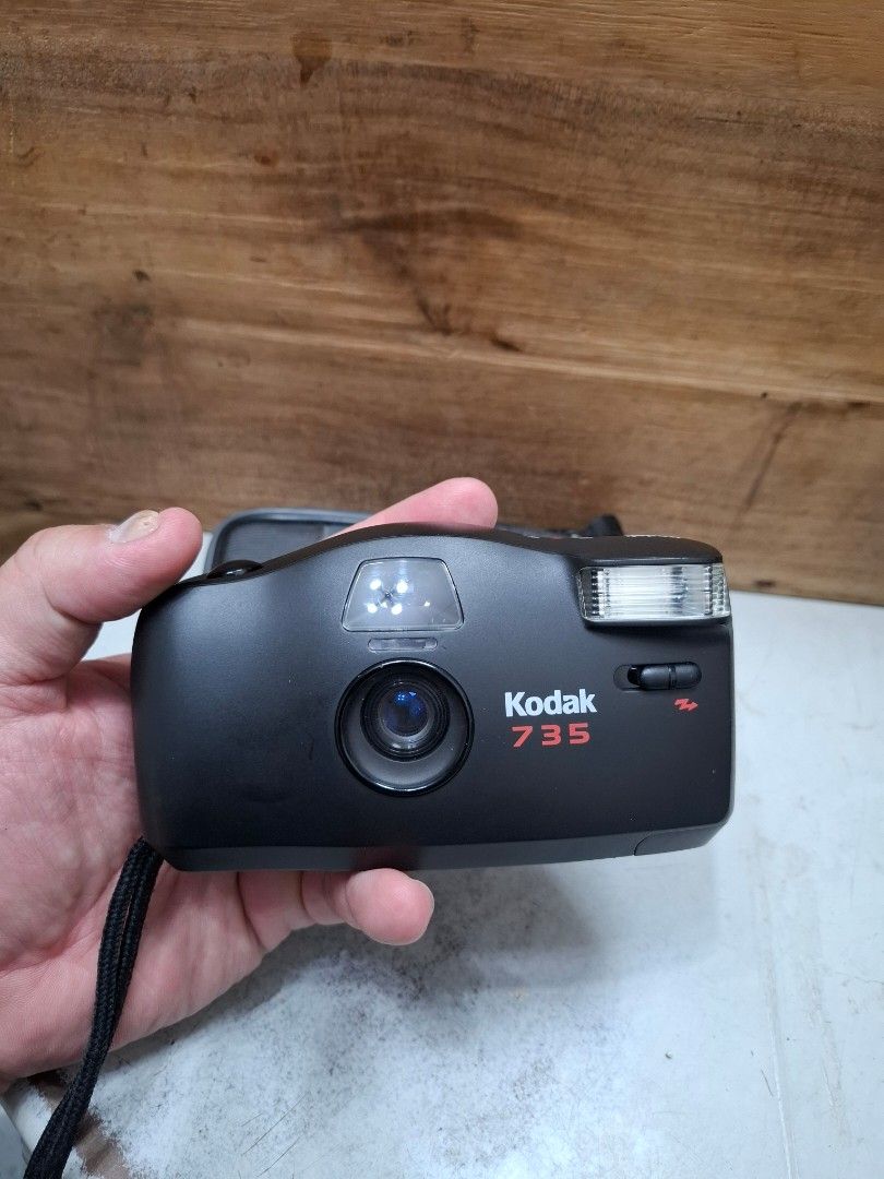 由 j035170658 (刊登 ID 1380212039，圖片 1) 提交，位於 新竹縣 (Hsinchu County) 的 維修件 Kodak 735 底片相機 整體新新完整的 未測試 狀況不明 當零件機賣390塊 自行整修發揮 售出不退喔 (類別：相機)，說明：維修件 Kodak 735 底片相機 整體新新完整的 未測試 狀況不明 當零件機賣390塊 自行整修發揮 售出不退喔。