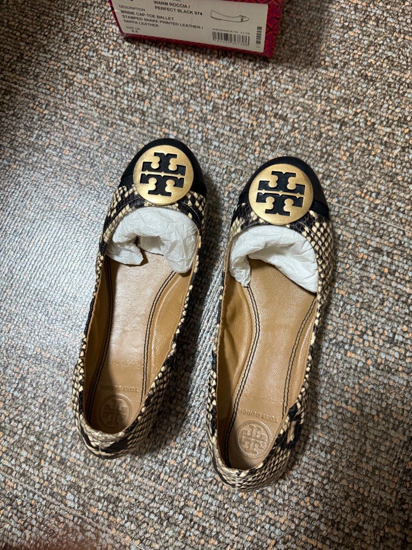 💯 Tory Burch Flats (Category: Sneakers & Footwear) located in Paranaque City. Submitted by boxelle (Listing ID 1380273659, Image 1). Description: 💯 Tory Burch Flats color: warm rocia / black Size 6.5 (best fit for 6 or slim size 6.5 feet) *this a retail bought* Complete with its box and fillers No issue or concerns MOP: BPI or Gcash only sf c/o buyer.