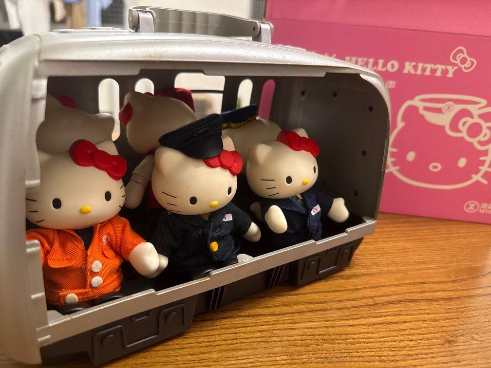 地鐵MTR x Hello Kitty 精英號珍藏列車全套, 興趣及遊戲, 玩具& 遊戲類