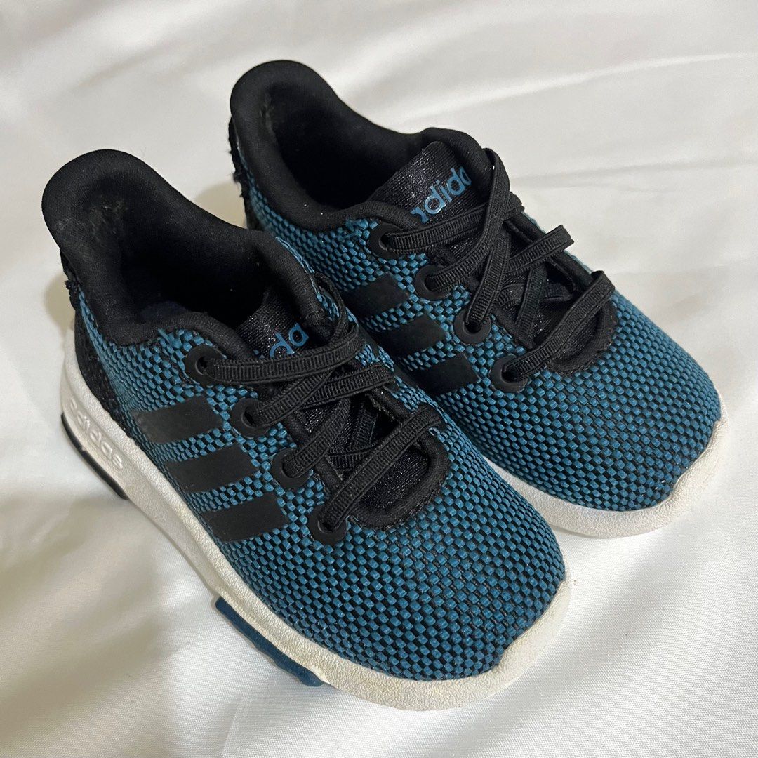 [Adidas Neo Racer TR Blue] Infant Baby Shoes/ Sepatu Anak Bayi Size 20 EUR (Kategori: Baju Bayi) berada di Bandung. Dikirim oleh girosputt (ID iklan 1380210491, Gambar 2). Deskripsi: Merk: Adidas Varian: Adidas Neo Racer TR Blue Warna: Biru - Hitam Ukuran: UK 4/ US 5/ EUR 20/ JP 120/ CHN 115/ 11 cm Rekomendasi Usia: 6-12 Bulan - ori beli di mothercare, no box yaa. - kondisi muluus, insole outsole aman, jahitan aman. - minus ada noda di midsole & 