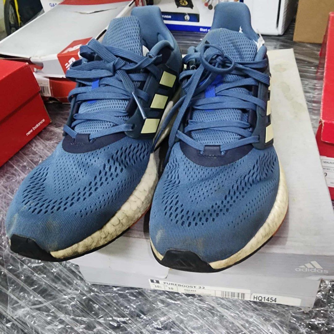 ADIDAS PUREBOOST 22 (Category: Sneakers) located in Manila. Submitted by randomstuff.mnl (Listing ID 1380219958, Image 3). Description: WITH BOX.