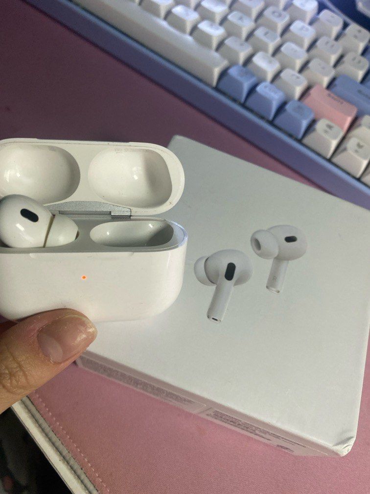 Airpods Pro 2nd Gen w/ left bud only (Category: Earphones) located in Rizal. Submitted by jeomiffy (Listing ID 1380192857, Image 1). Description: -Charging case w/ LEFT BUD ONLY -no receipt, no warranty -Complete inclusions with box except for charging cable -negotiable price for interested buyers .