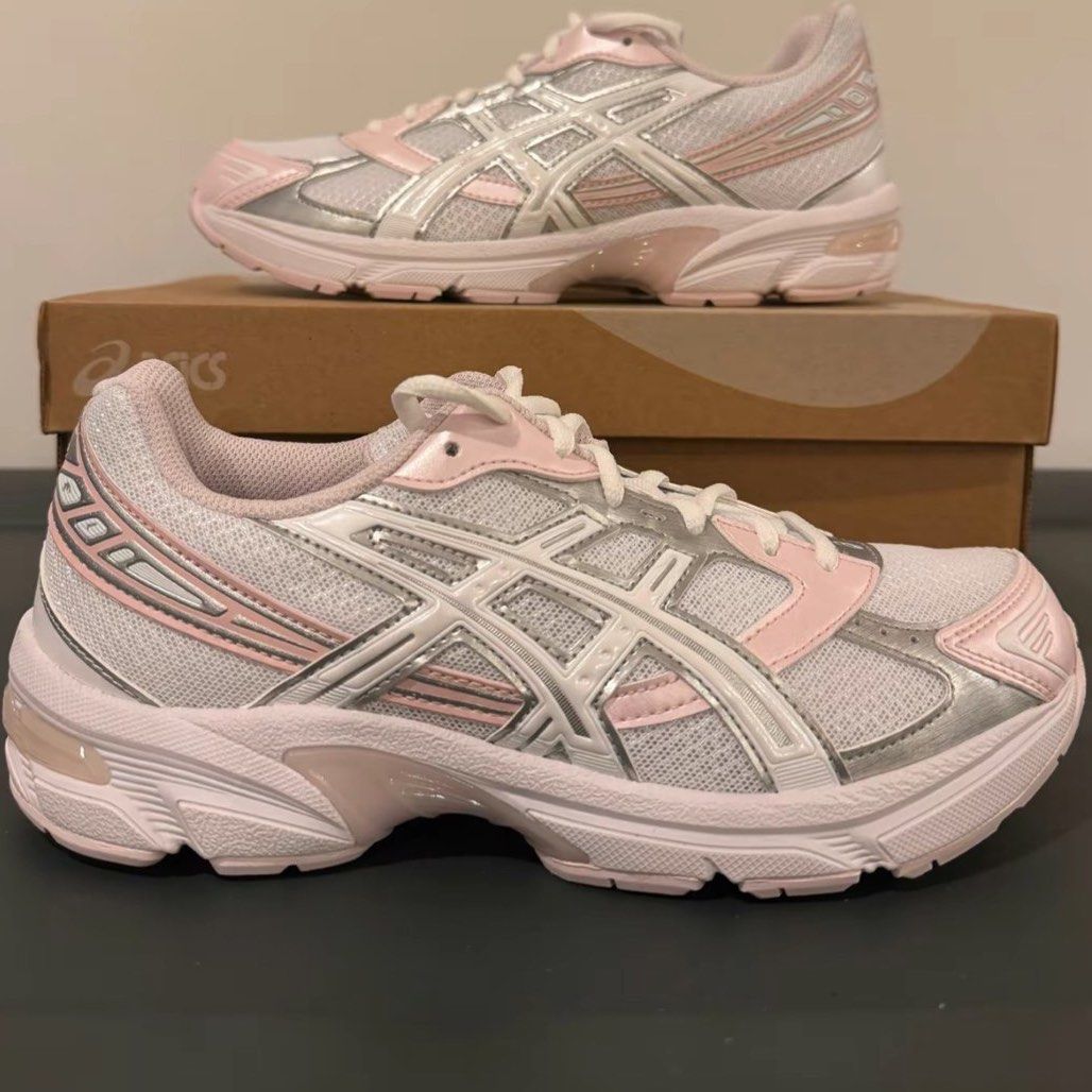 Asics Gel-1130 Cream Pearl Pink Sneakers (Category: Sneakers) located in Singapore. Submitted by enrtf (Listing ID 1380269865, Image 2). Description: Brand new special edition Asics Gel-1130 sneakers bought in Msia. 100% authentic with box. Limited sizes available, pm for sizes..