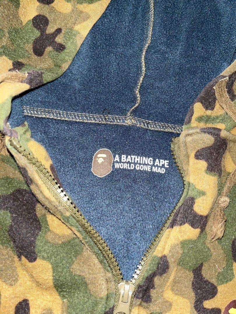 BAPE ZIP UP HOODIE (Category: Activewear) located in Manila. Submitted by jangjangba06811 (Listing ID 1380277300, Image 2). Description: no issue 24x26.