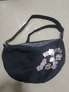 (Category: ) located in . Submitted by mostly_preloved_items (Listing ID 1380237011, Image 1). Description: .