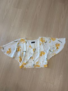 (Category: ) located in . Submitted by clutteredwardrobe (Listing ID 1380216484, Image 1). Description: .